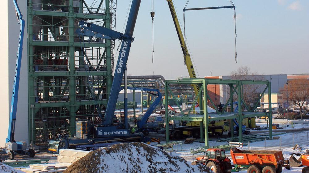 Erection of steel structure and equipment at Lanxess Antwerp